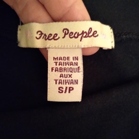 🎁 Free People, Vintage, Hi-Lo, Bohemian, Ruffled, Faux Wrap Skirt in Deep Black - Picture 10 of 12